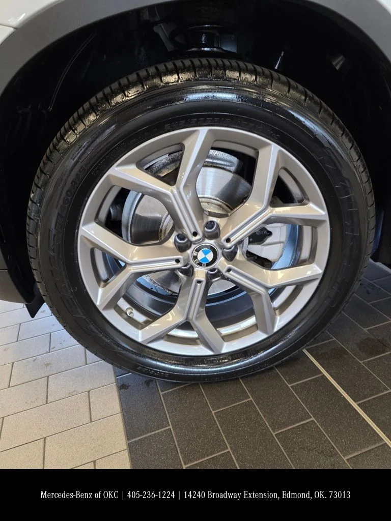 Used 2023 White BMW xDrive30i image 8