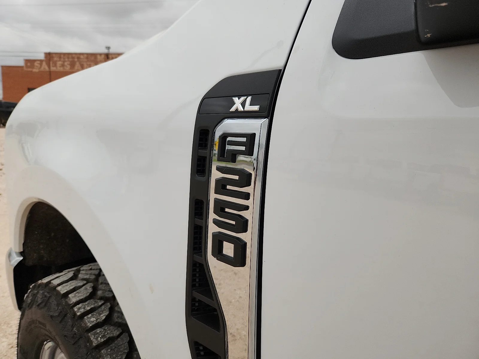 New 2026 Oxford White Ford F-250® XL image 10