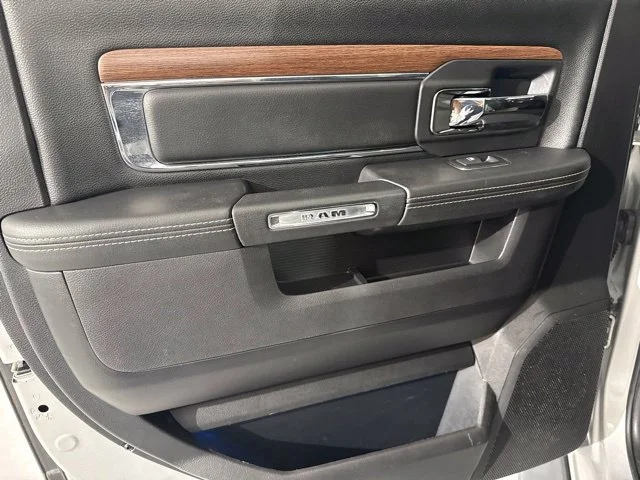 Used 2017 Silver Ram Laramie image 13