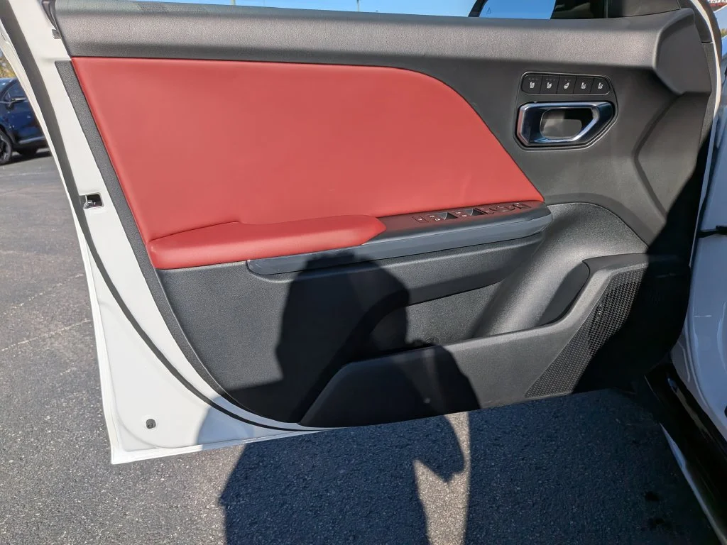 New 2027 Snow White Pearl Kia GT-Line image 40