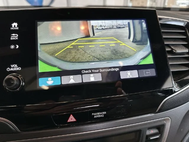 Used 2023  Honda EX-L image 32