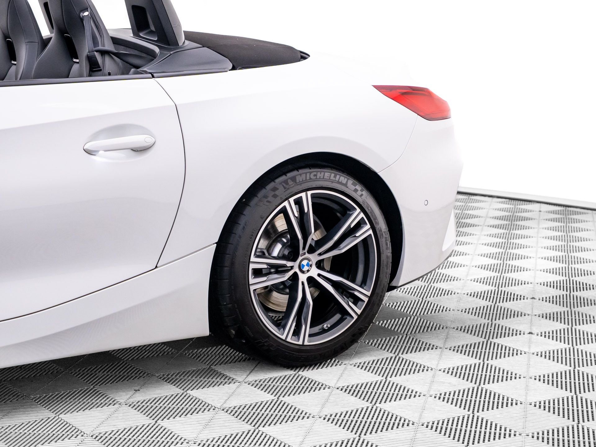 Certified Used 2026 Alpine White BMW sDrive30i image 34