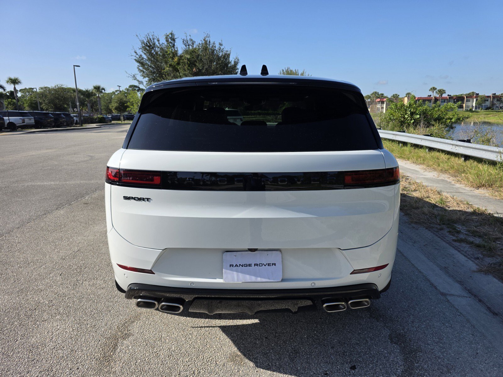 New 2026 Fuji White LAND ROVER Autobiography image 6