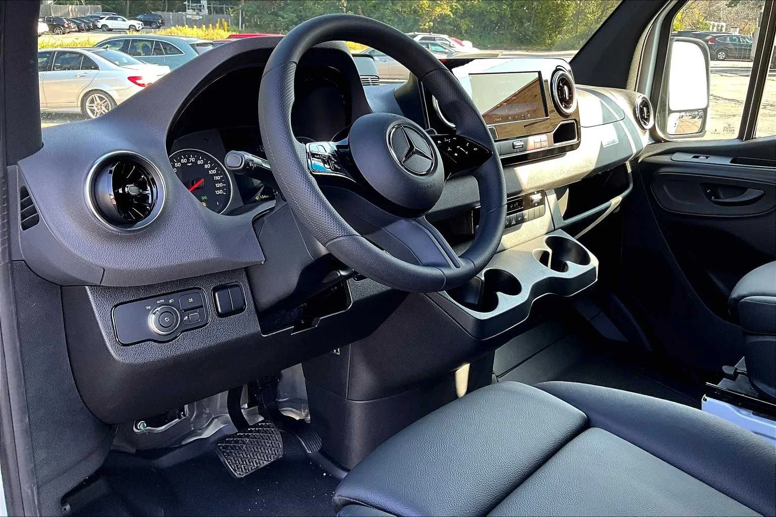 New 2025 Arctic White Mercedes-Benz  image 9