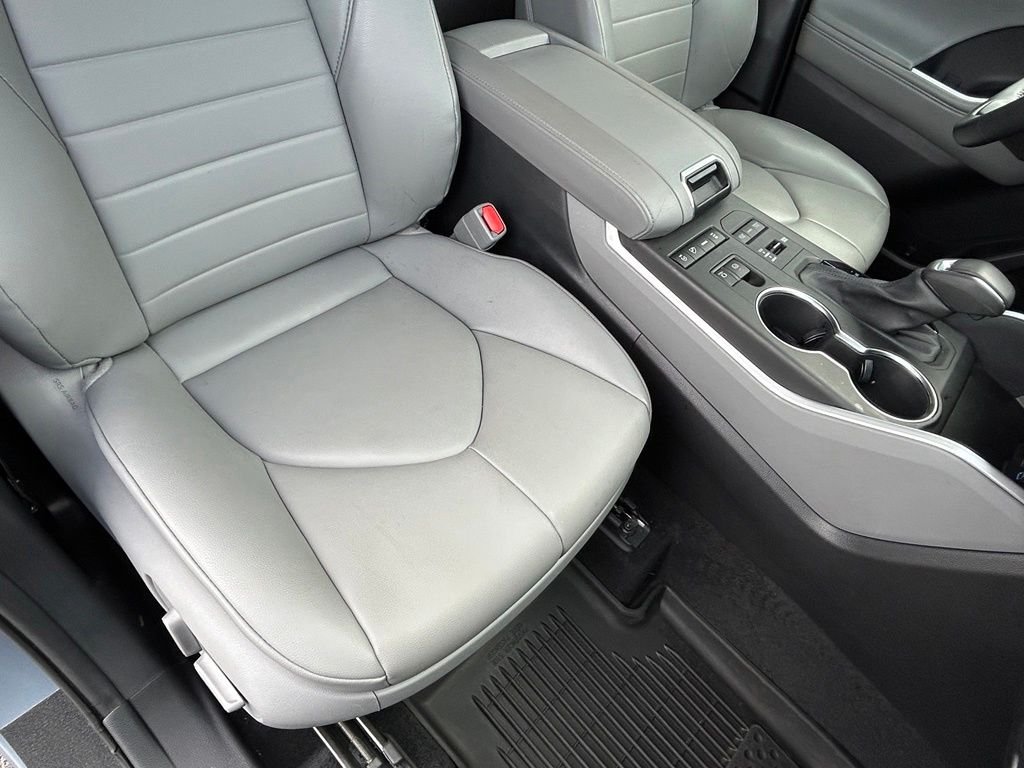 Used 2022 Moon Dust Toyota XLE image 45