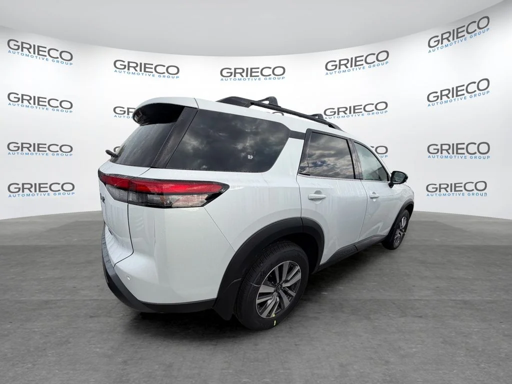 New 2026 Everest White Pearl TriCoat Nissan SL image 8
