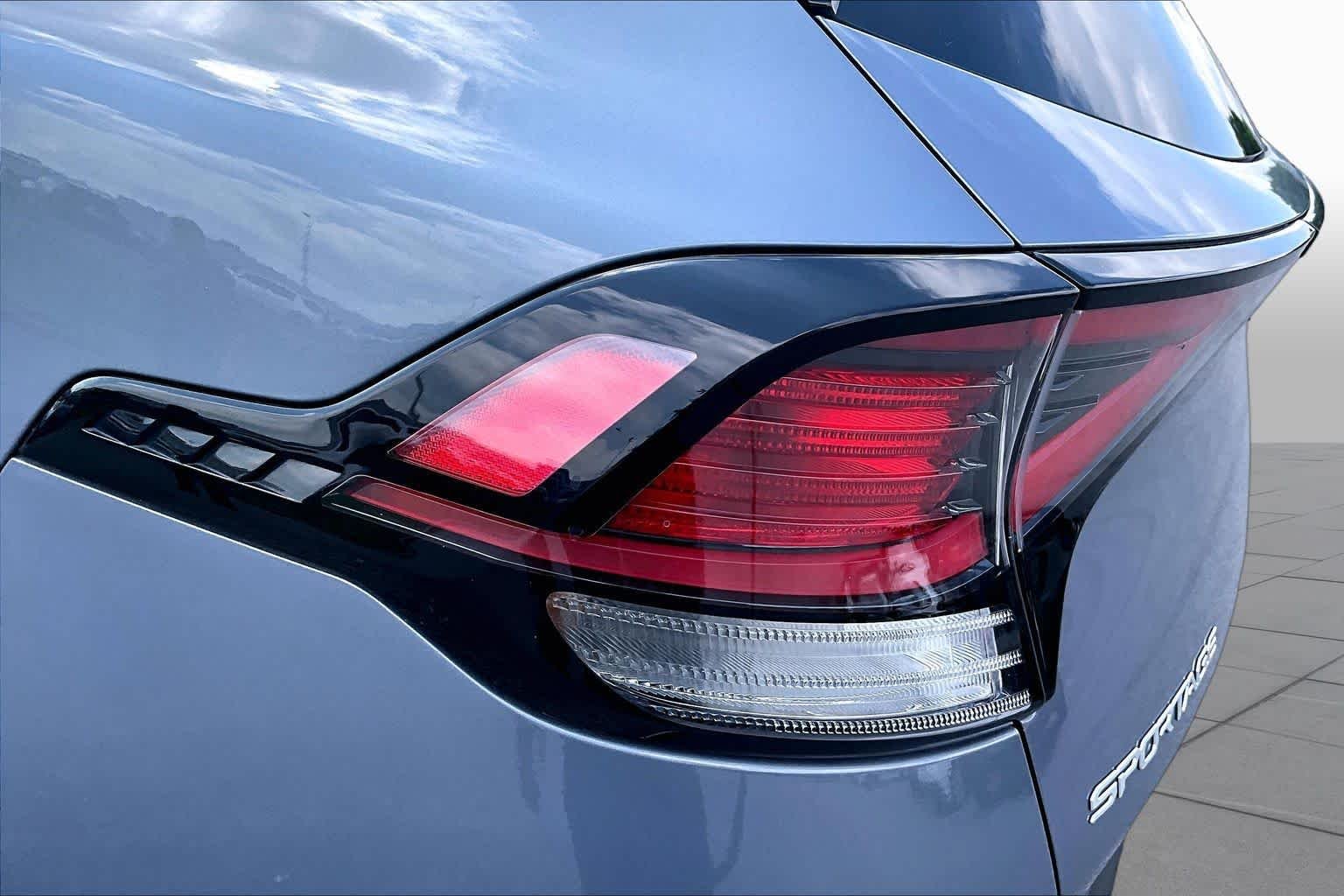 Used 2024 Everlasting Silver Kia EX image 28