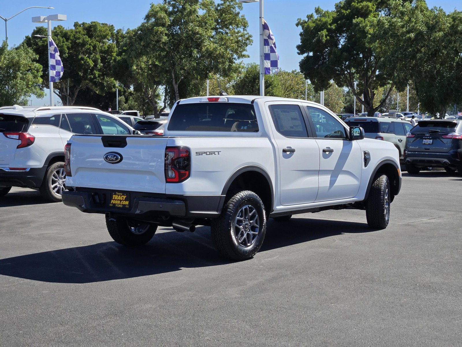 New 2026 Oxford White Ford XLT image 4