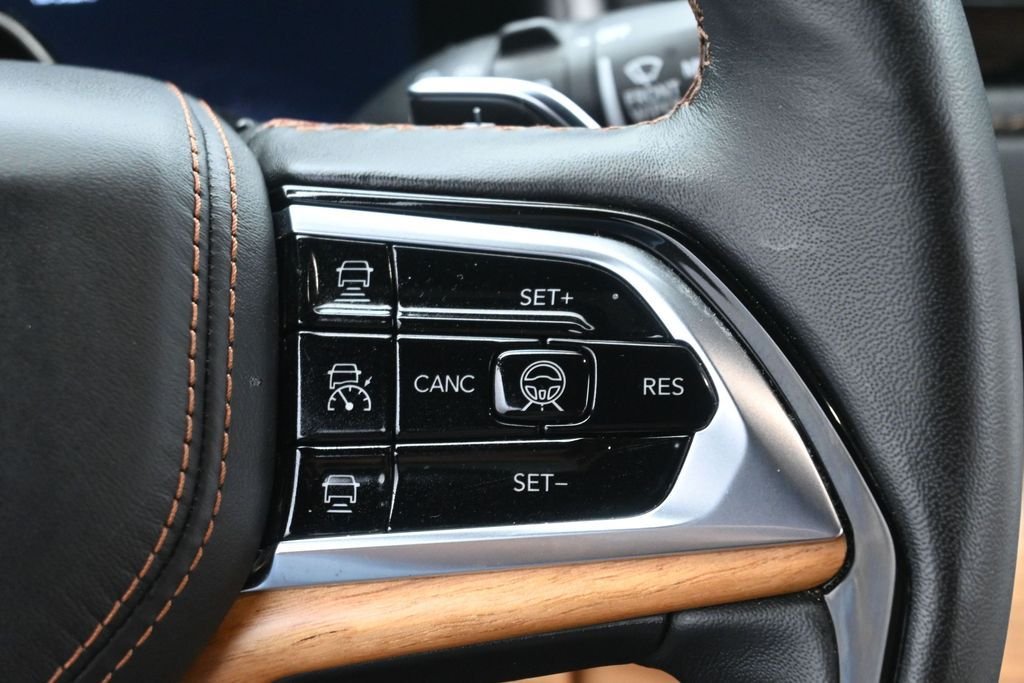 Used 2025 Red Jeep Summit Reserve image 20