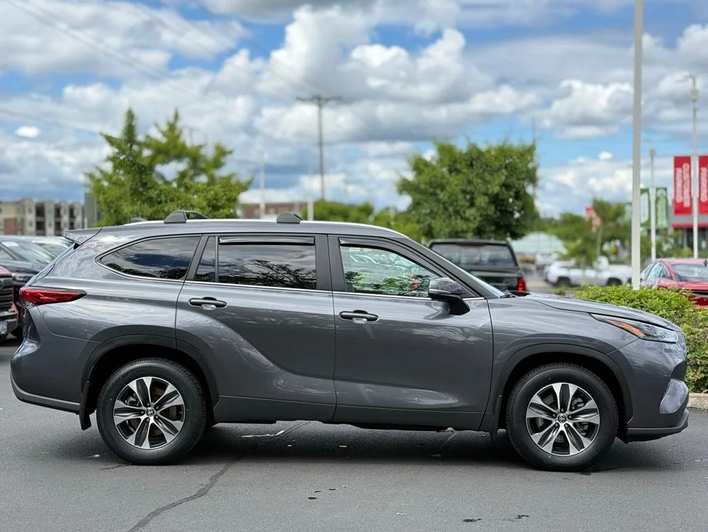 Used 2023 Gray Toyota XLE image 6