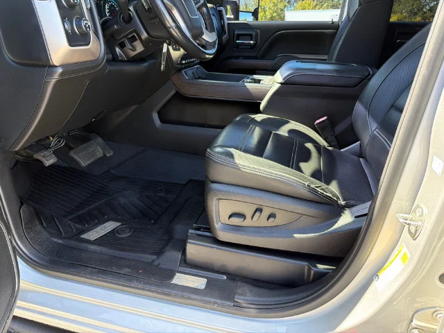 Used 2019 QUICKSILVER METALLIC GMC Denali image 9