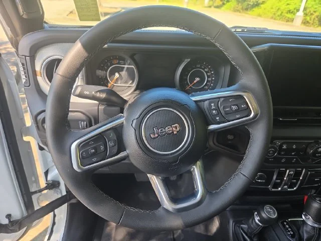 Used 2026 White Jeep Sahara image 16