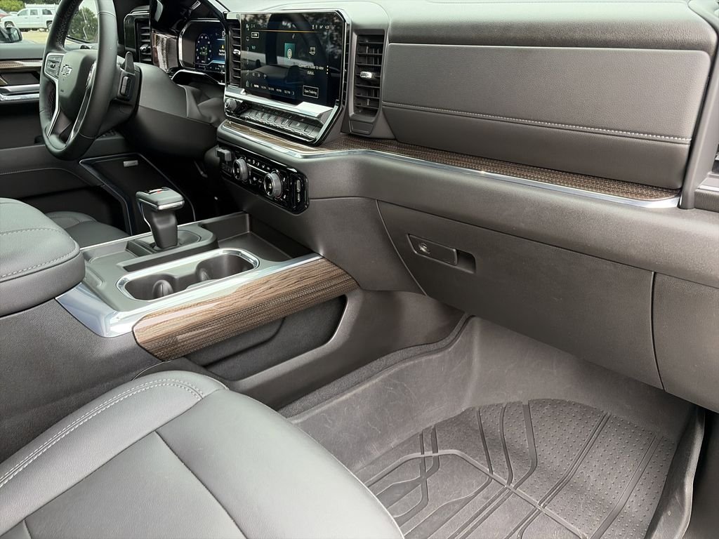Used 2024 Black Chevrolet RST image 32