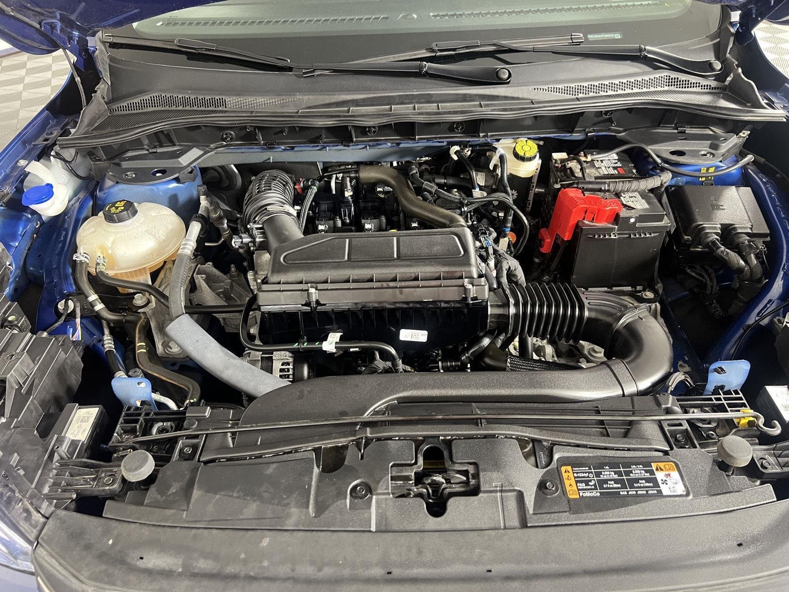 Used 2023 Atlas Blue Ford Active image 6