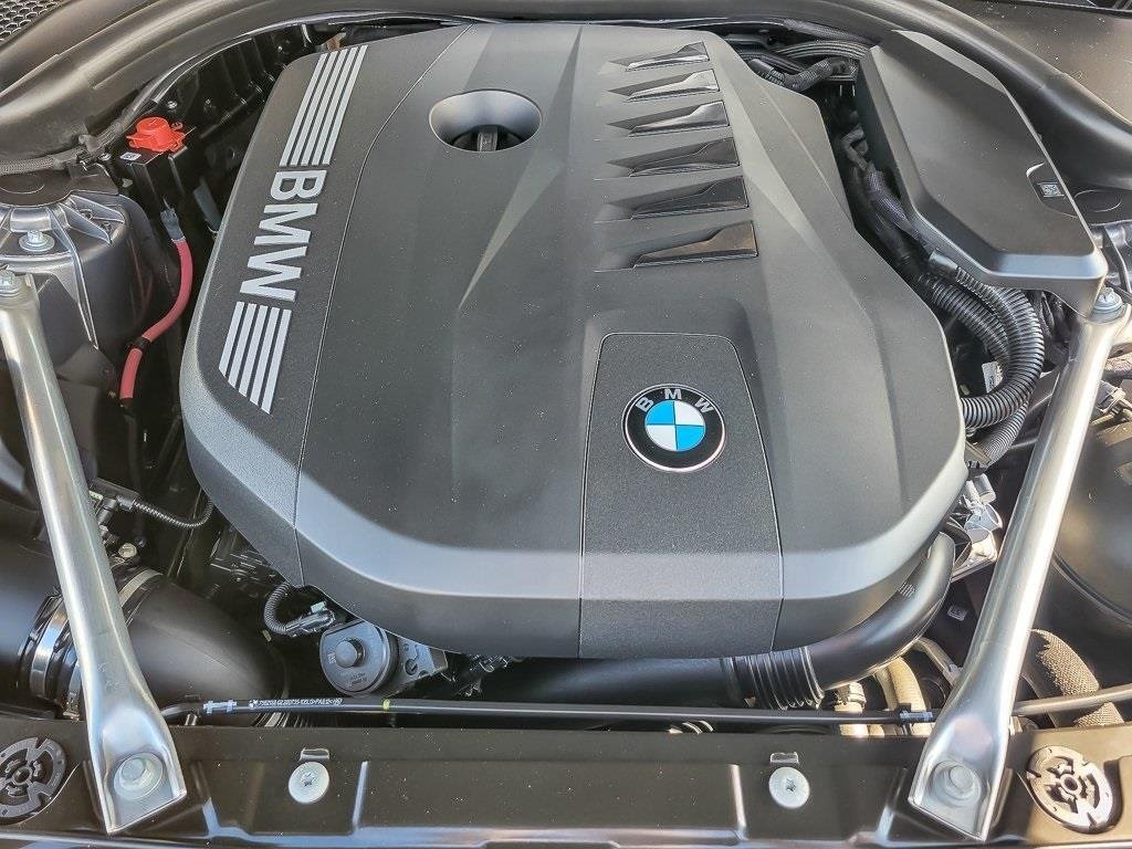 2025 BMW 540I - Image 24