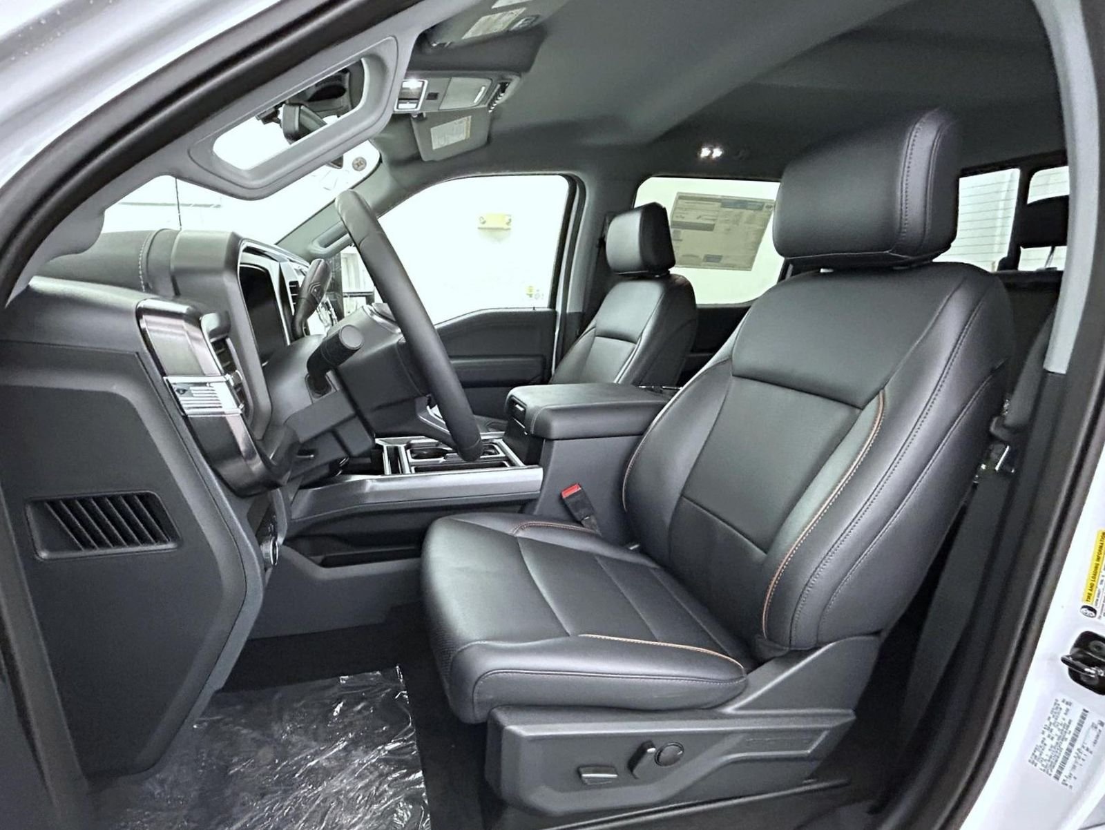 New 2027 Oxford White Ford Lariat image 10