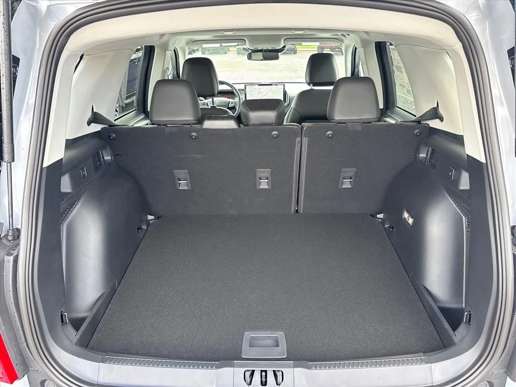 New 2026 Space White Metallic Ford Outer Banks® image 7