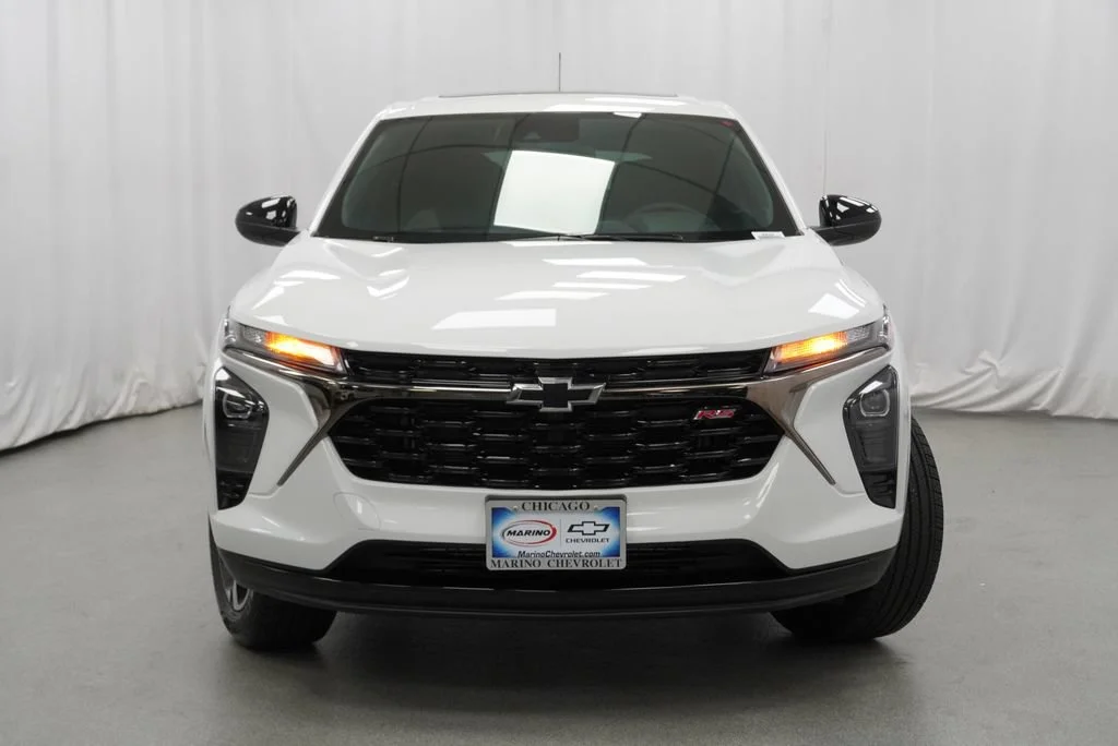 New 2026 Summit White Chevrolet 1RS image 3