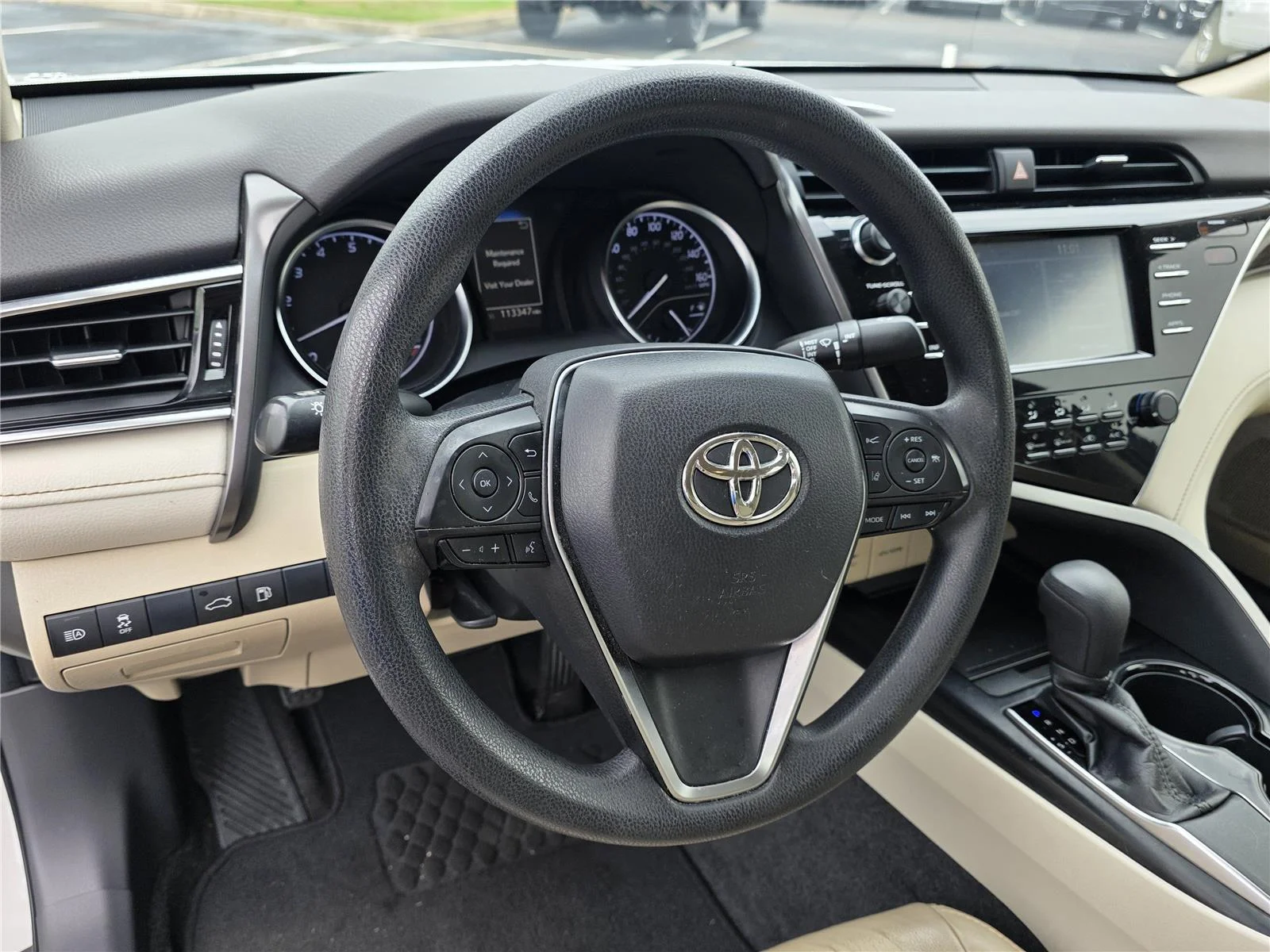 Used 2018 Super White Toyota LE image 10