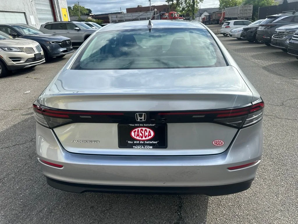 Used 2024  Honda EX image 5