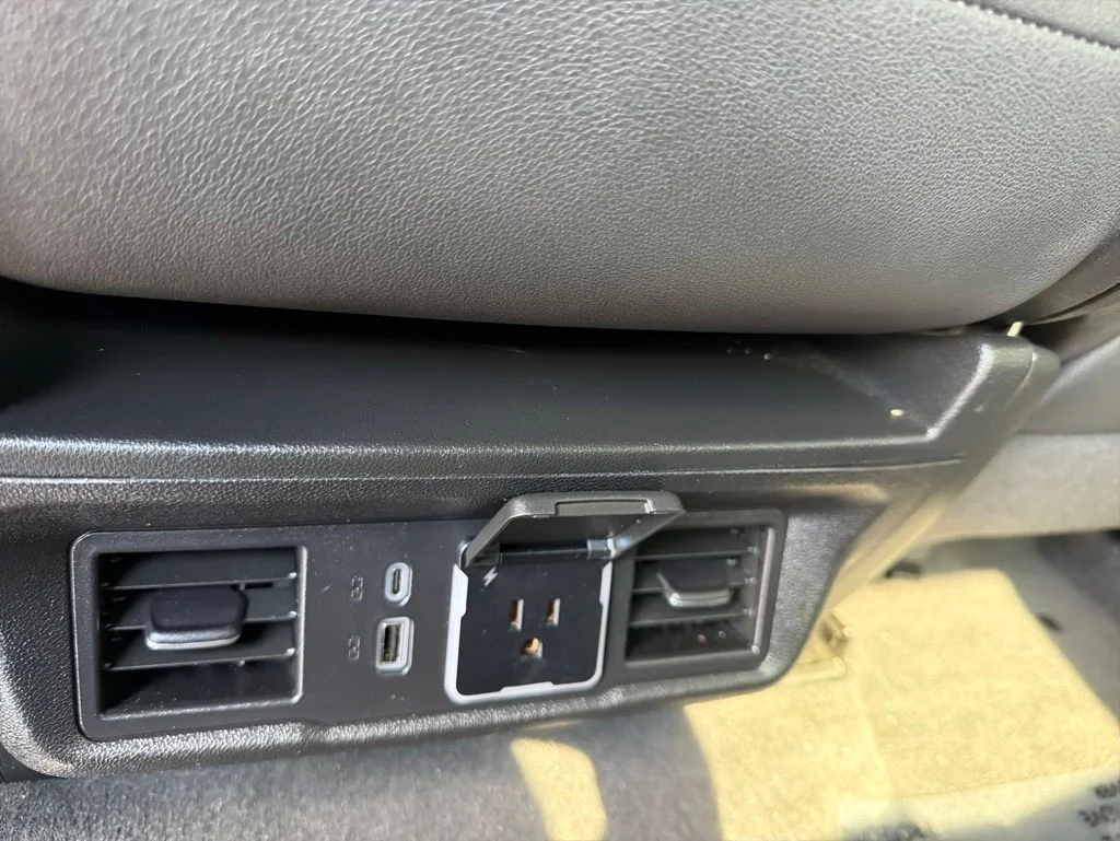 Used 2025 Silver GMC SLT image 22