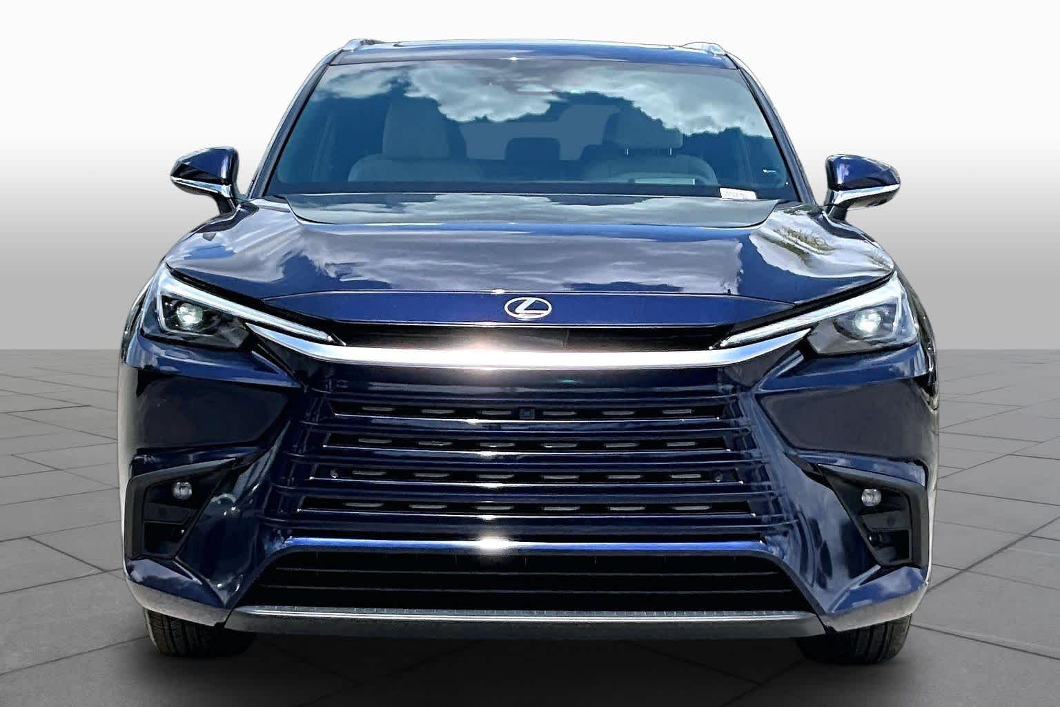 Used 2025 Nightfall Mica Lexus Luxury image 4