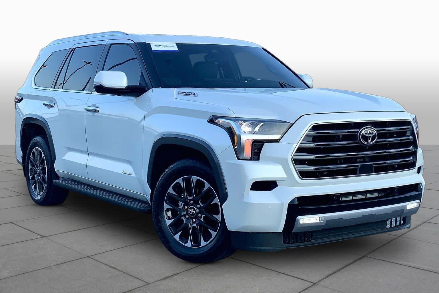 Used 2026 Wind Chill Pearl Toyota Limited image 3
