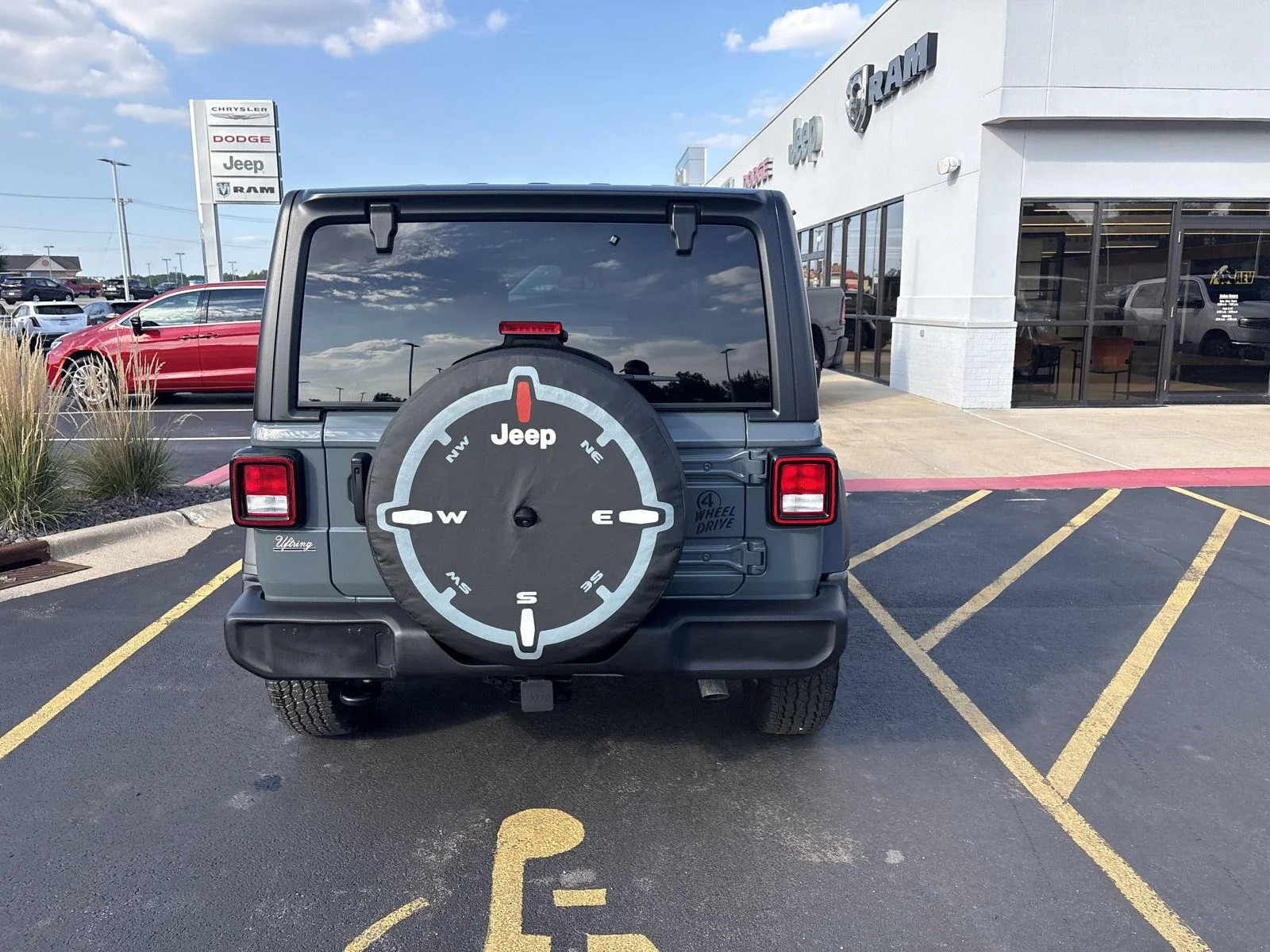 Used 2024 Anvil Clear Coat Jeep Sport S image 6