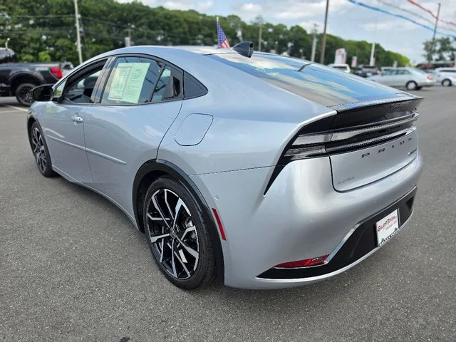 Used 2024  Toyota XSE Premium image 5