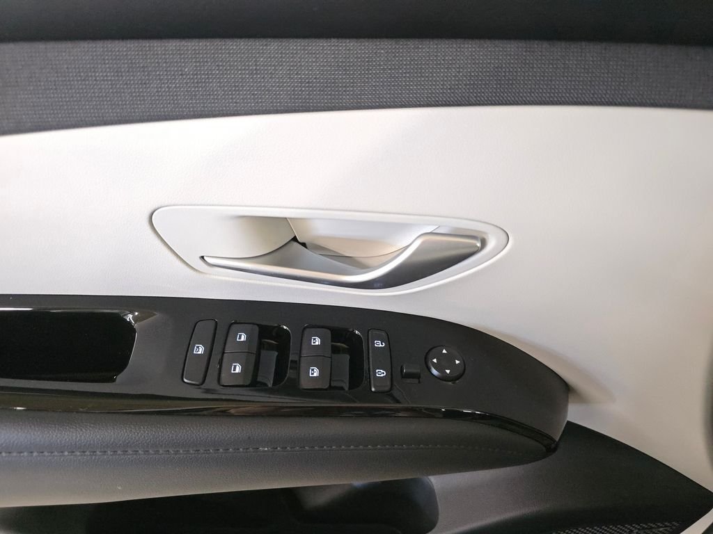 Used 2023 White Hyundai Limited image 28