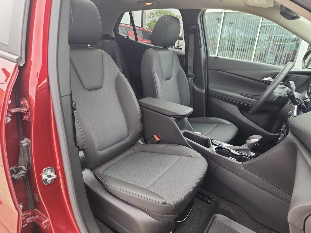 Used 2023 Cinnabar Metallic Buick Select image 24