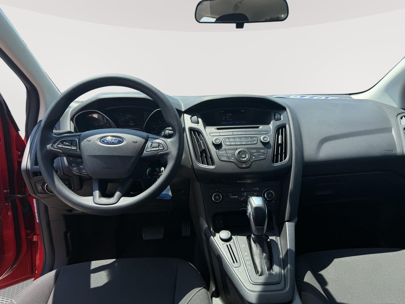 Used 2016 Race Red Ford SE image 19