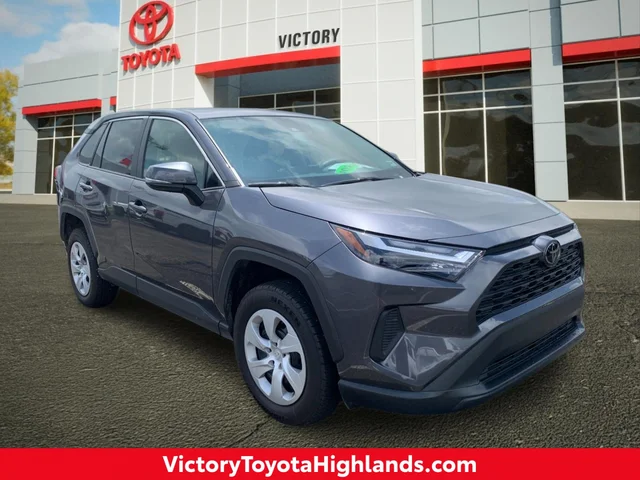 2024 Toyota RAV4 LE