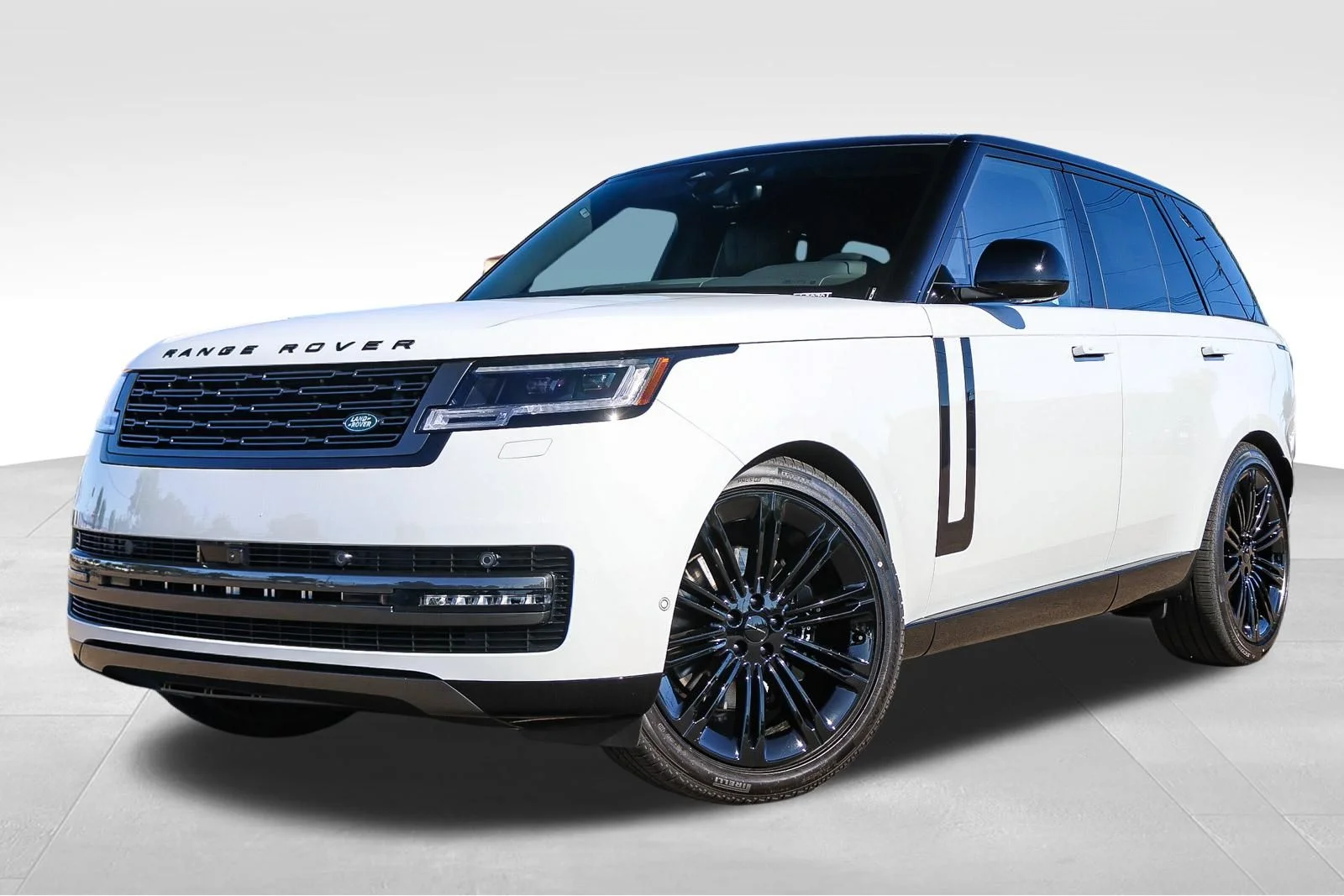 New 2026 Fuji White Land Rover SE image 1