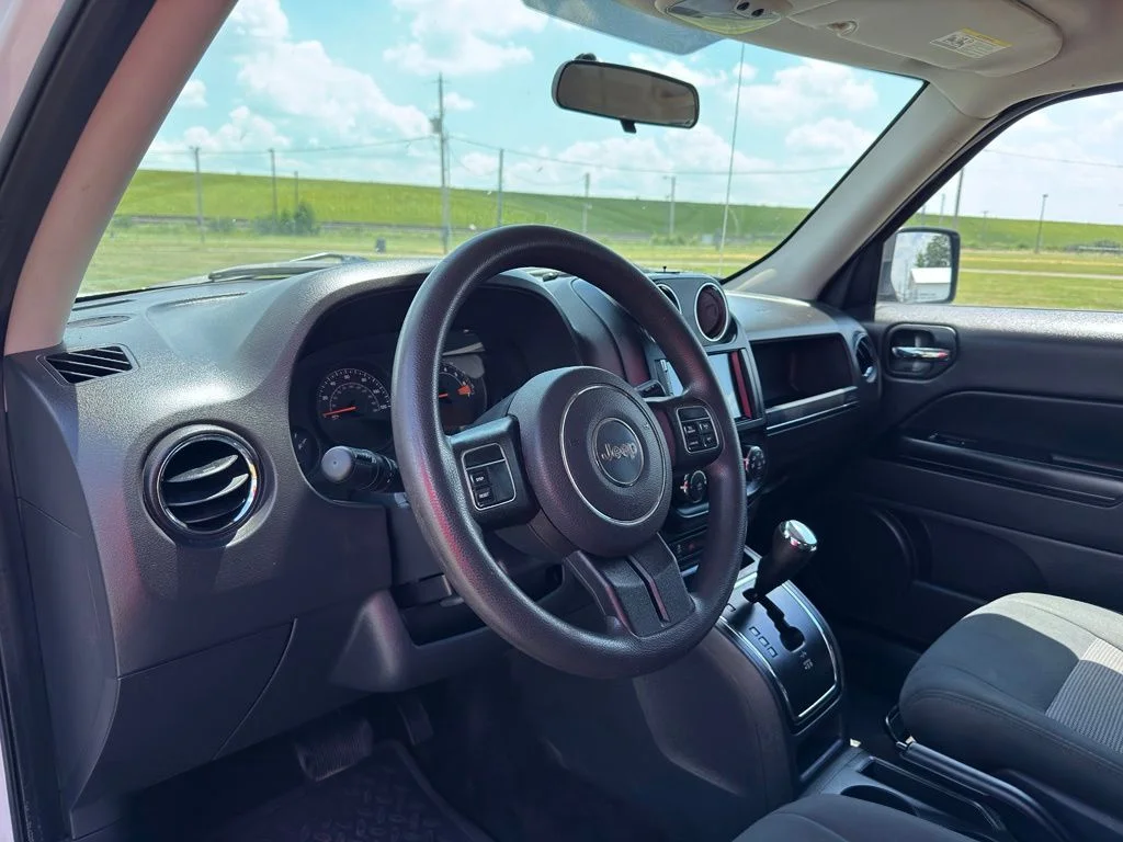 Used 2015 White Jeep Sport image 18