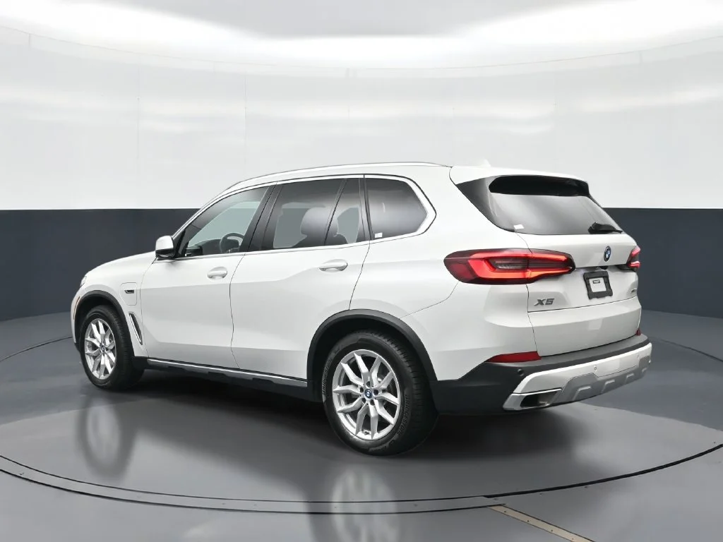 Used 2023 Mineral White Metallic BMW xDrive45e image 3