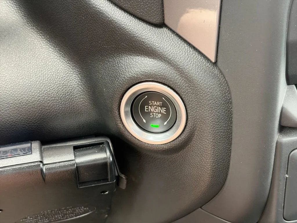 Used 2022 Black Chevrolet Custom image 22