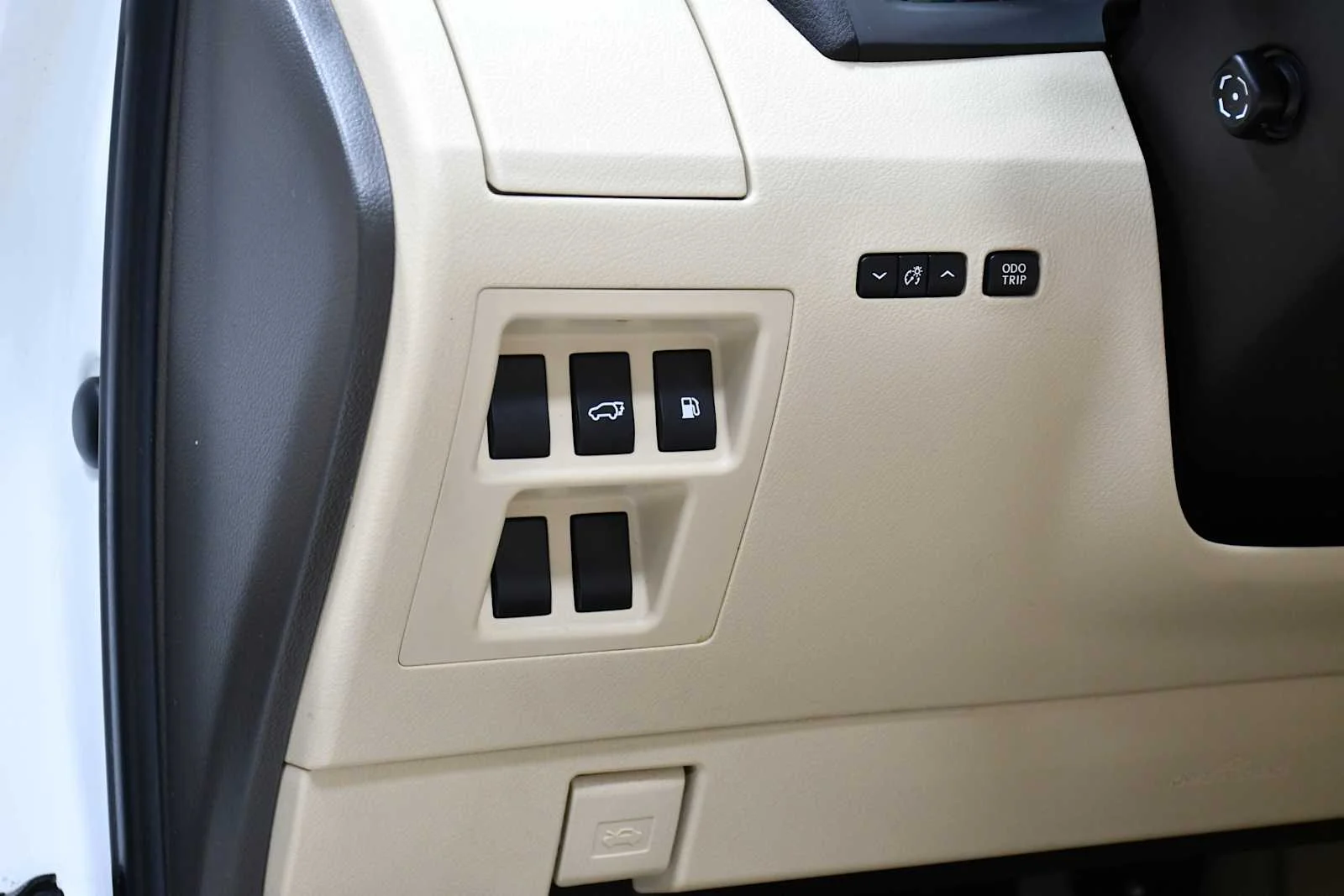 Used 2013 Starfire Pearl Lexus  image 14