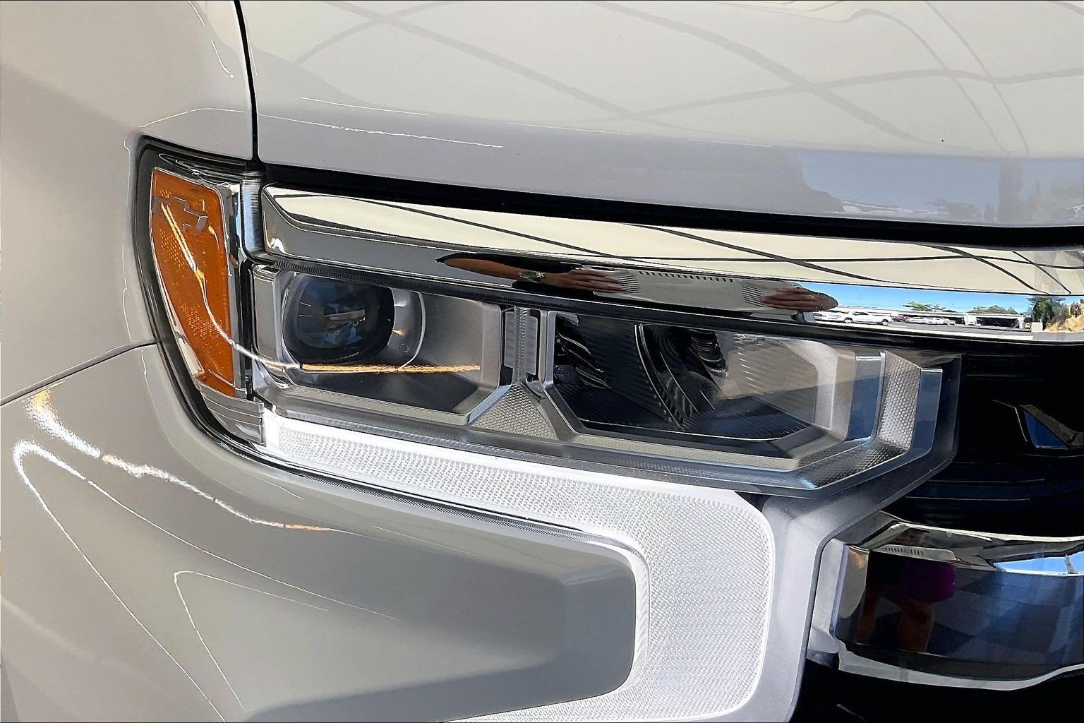 Used 2025 Summit White Chevrolet LT image 28