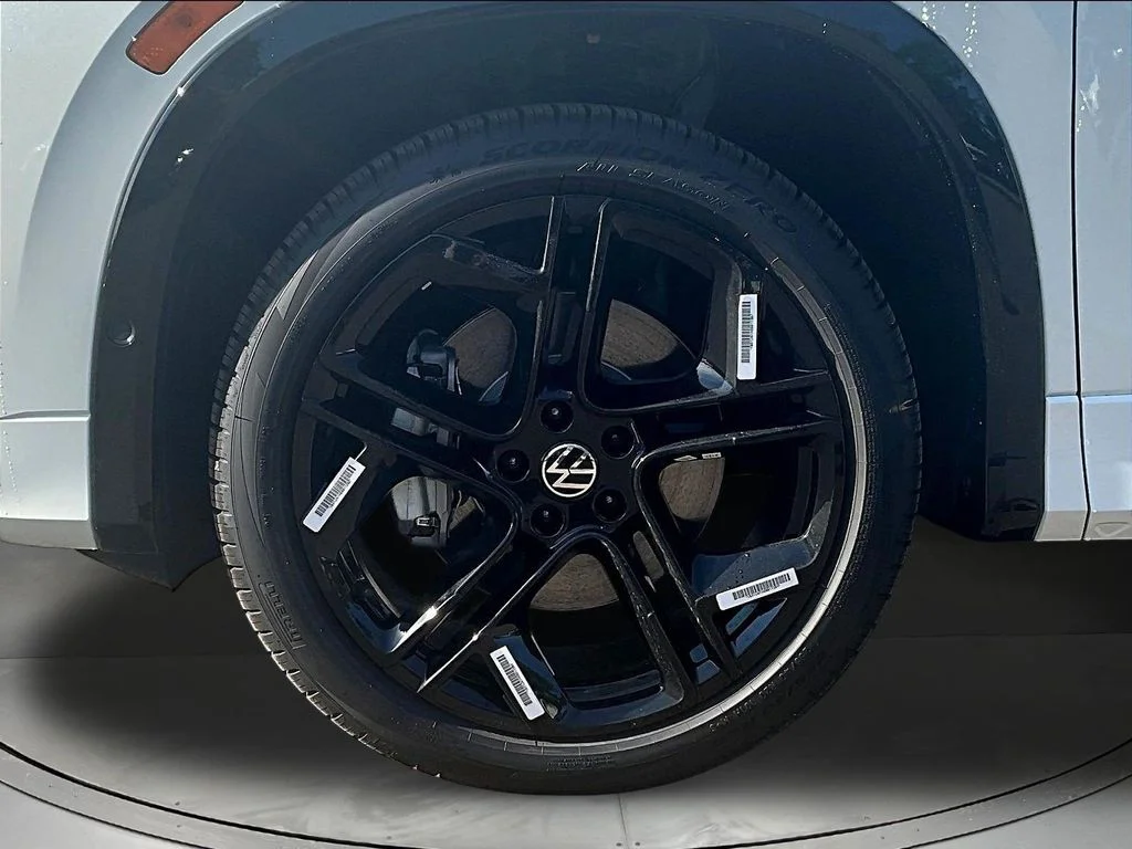 New 2026 White/off-white Volkswagen 2.0T SE R-Line Black image 13