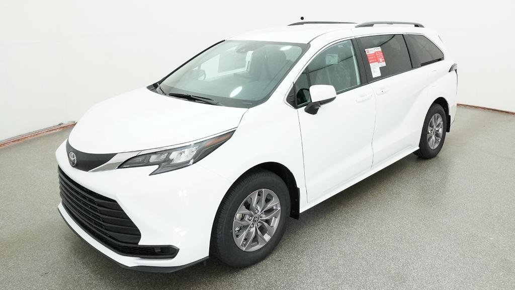 2026 Toyota Sienna LE