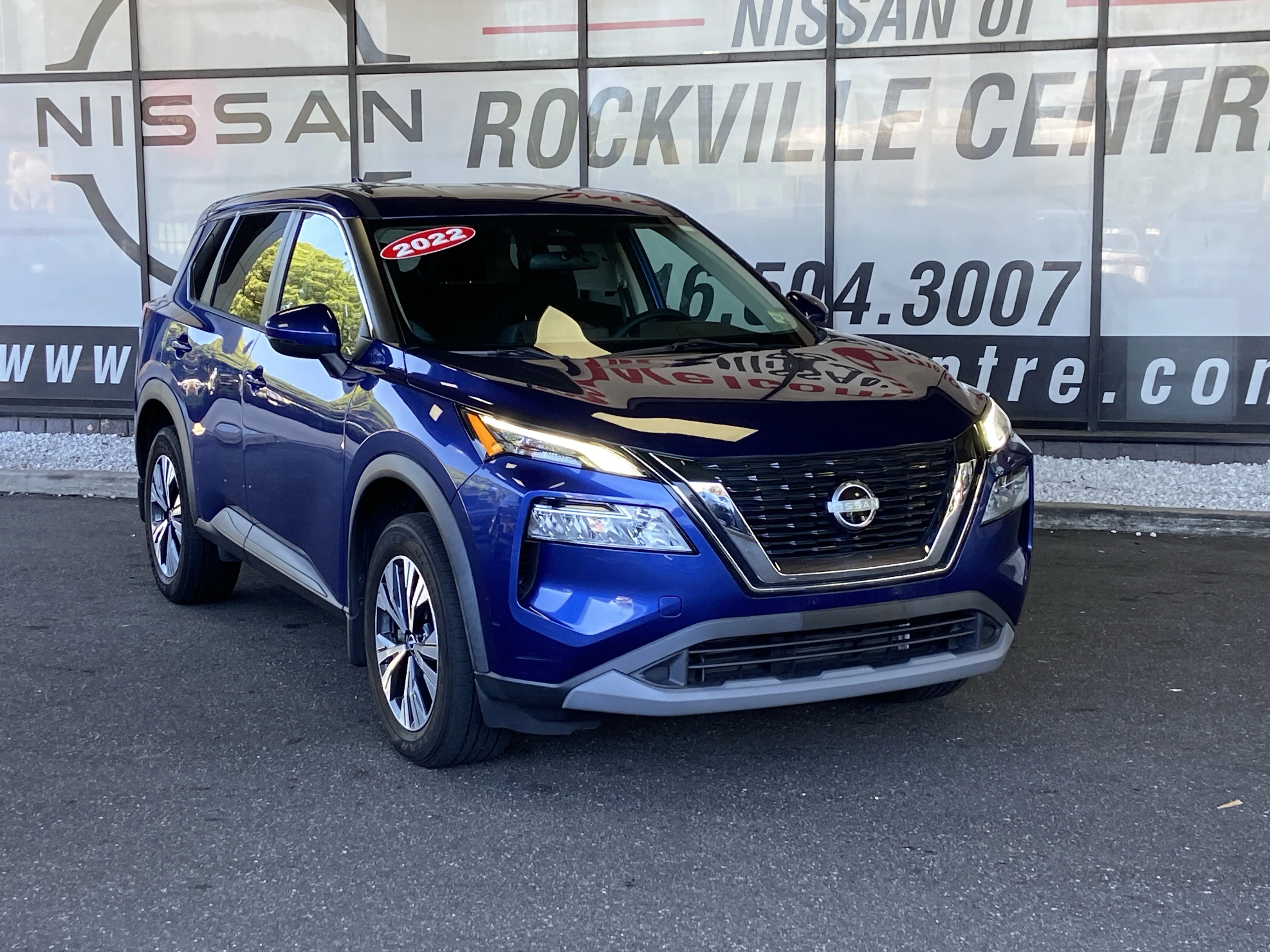 Used 2022 Nissan Rogue SV with VIN 5N1BT3BB2NC684891 for sale in Rockville Centre, NY