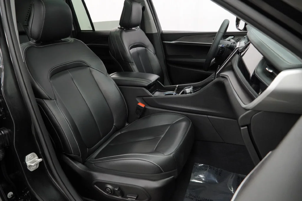 Used 2023  Jeep 4xe image 42