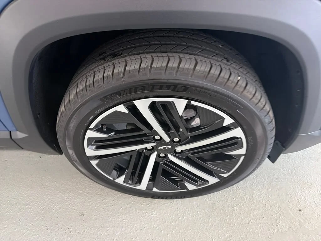 New 2027 Lakeshore Blue Metallic Chevrolet RS image 4