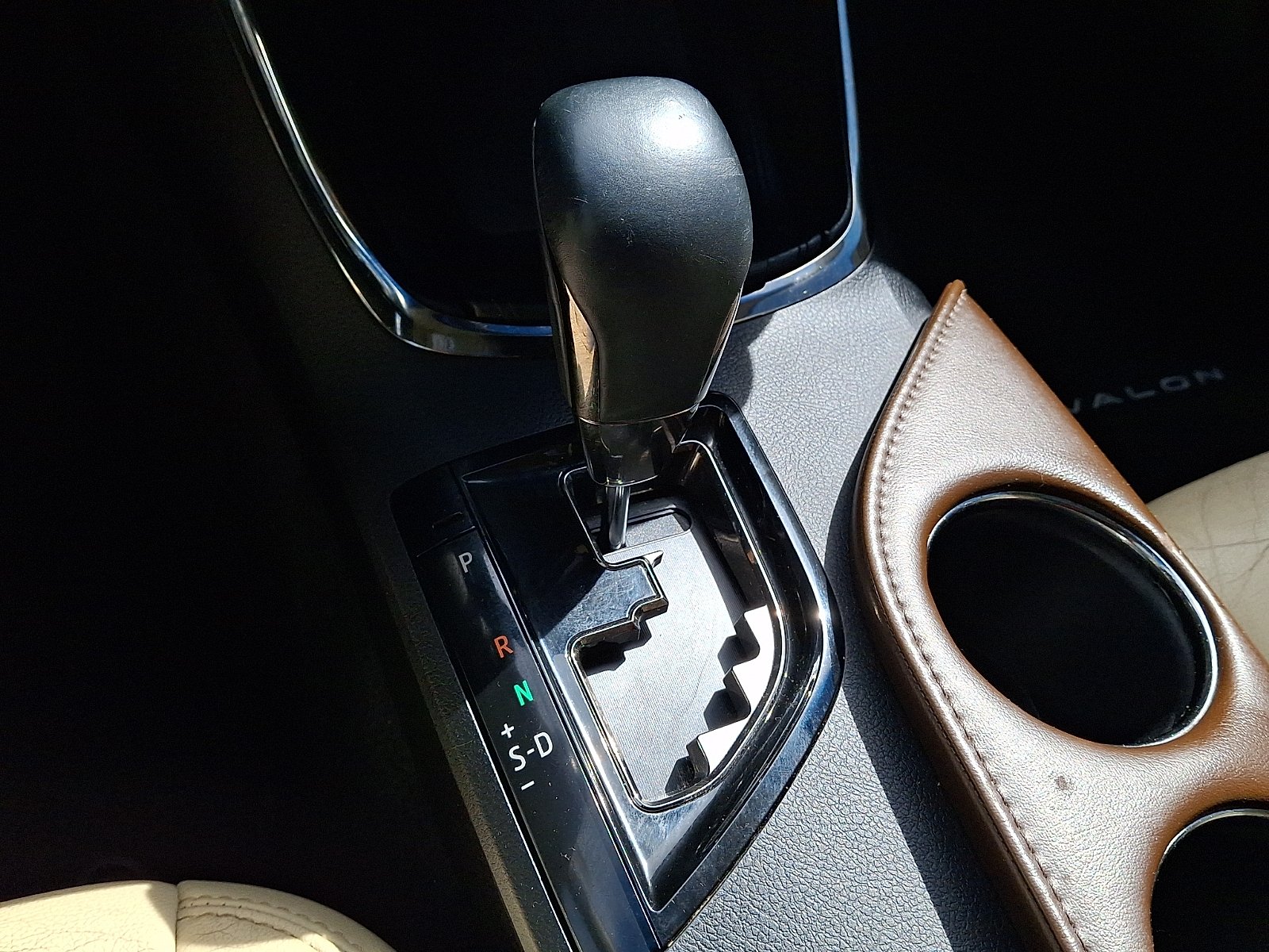 Used 2016 Blizzard Pearl - 070 Toyota Touring image 15