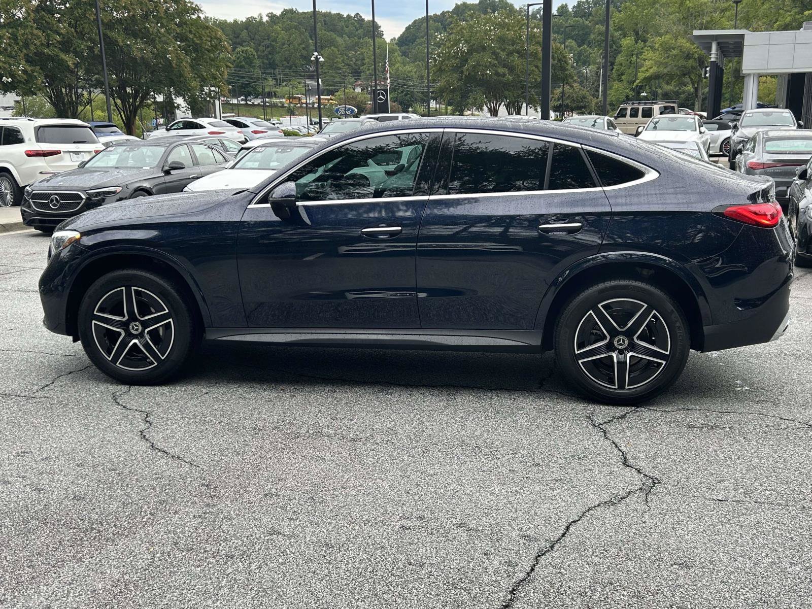 Used 2024 Nautical Blue Metallic Mercedes-Benz GLC 300 4MATIC® Coupe image 16