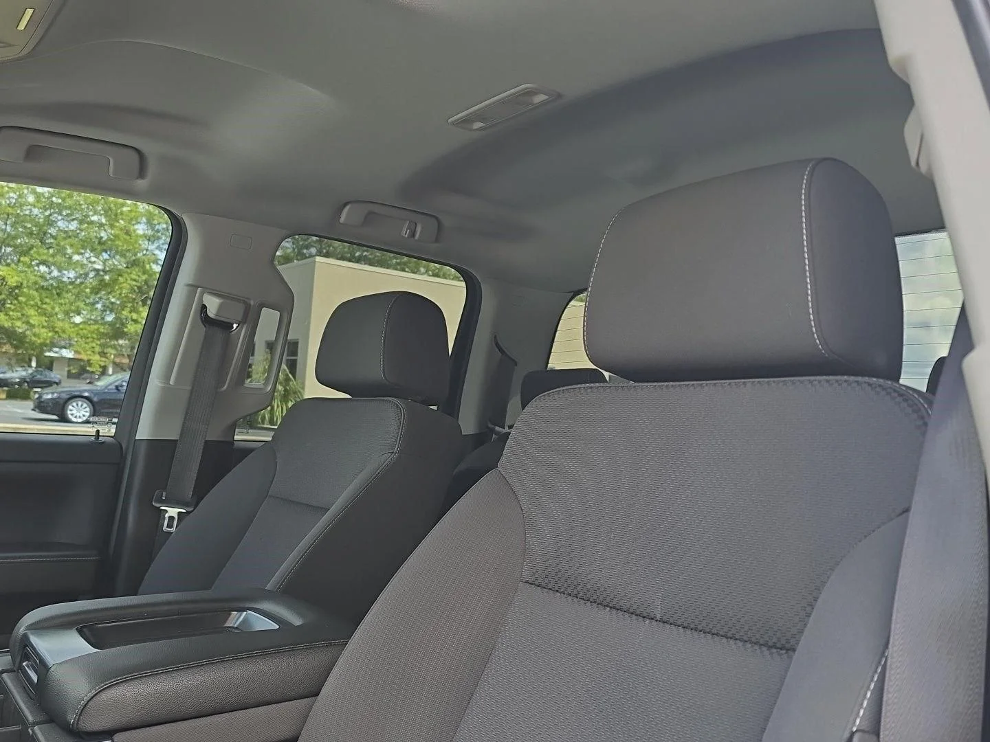 Used 2019 Summit White GMC SLE image 10