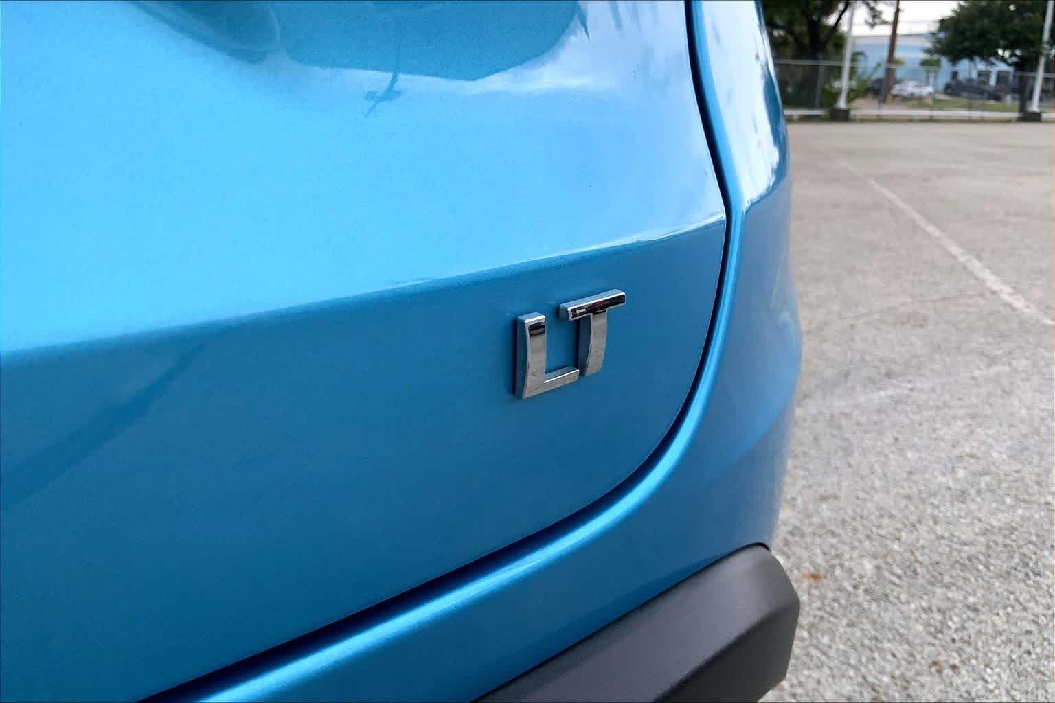 Used 2025 Marina Blue Metallic Chevrolet LT image 9