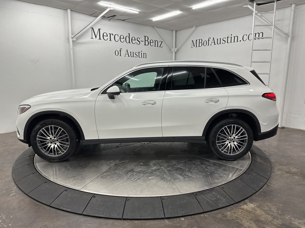 Used 2026 White Mercedes-Benz GLC 300 image 4