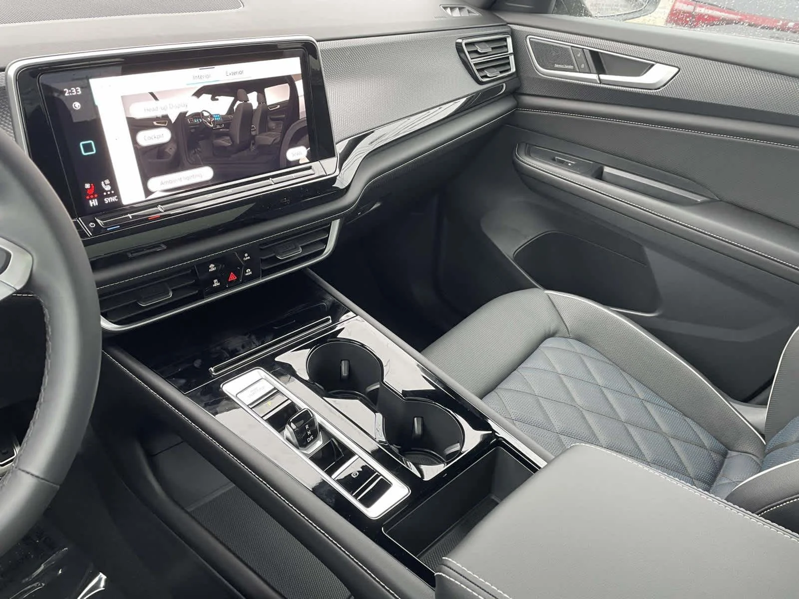 New 2026 Q3Q3/Silver Volkswagen 2.0T SEL Premium R-Line image 28